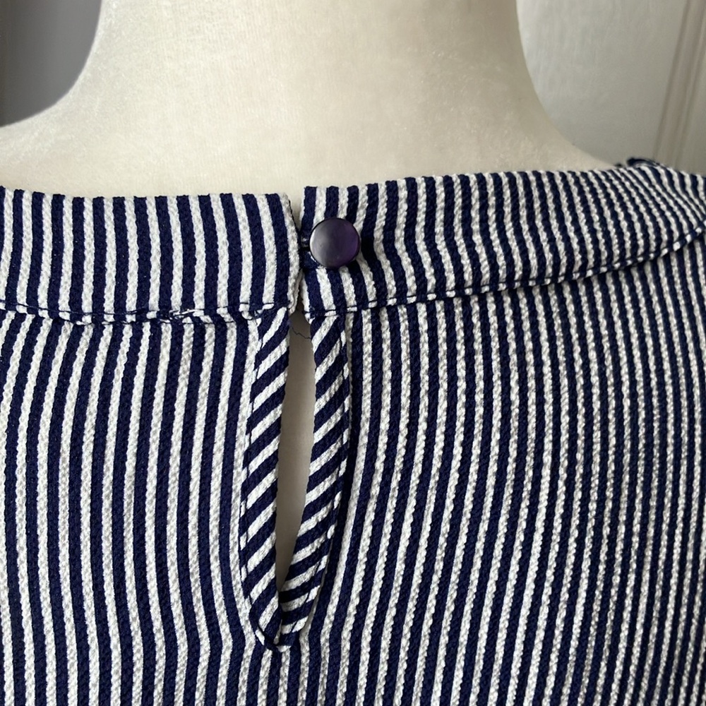 Flattering fitted blue and white peplum blouse top M EUC - Picture 8 of 14